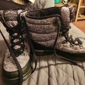 North Face fleece inlaid winter boots. Cozy and Comfy!